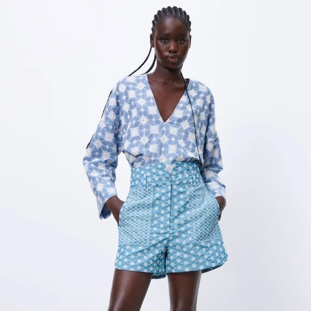 NWOT Zara Embroidered Eyelet Blue High Waist Shorts Size Large